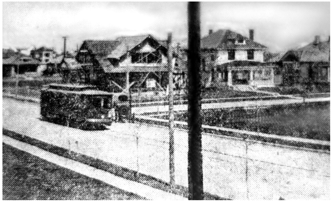 5003 Tremont House in construction (~1910)