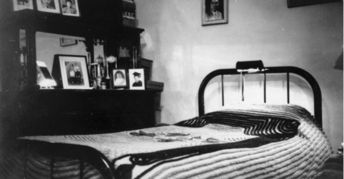 Room in a Boarding House